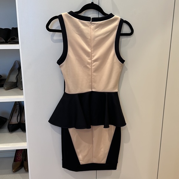 Topshop Peplum Dress Nude and Navy - Picture 2 of 2